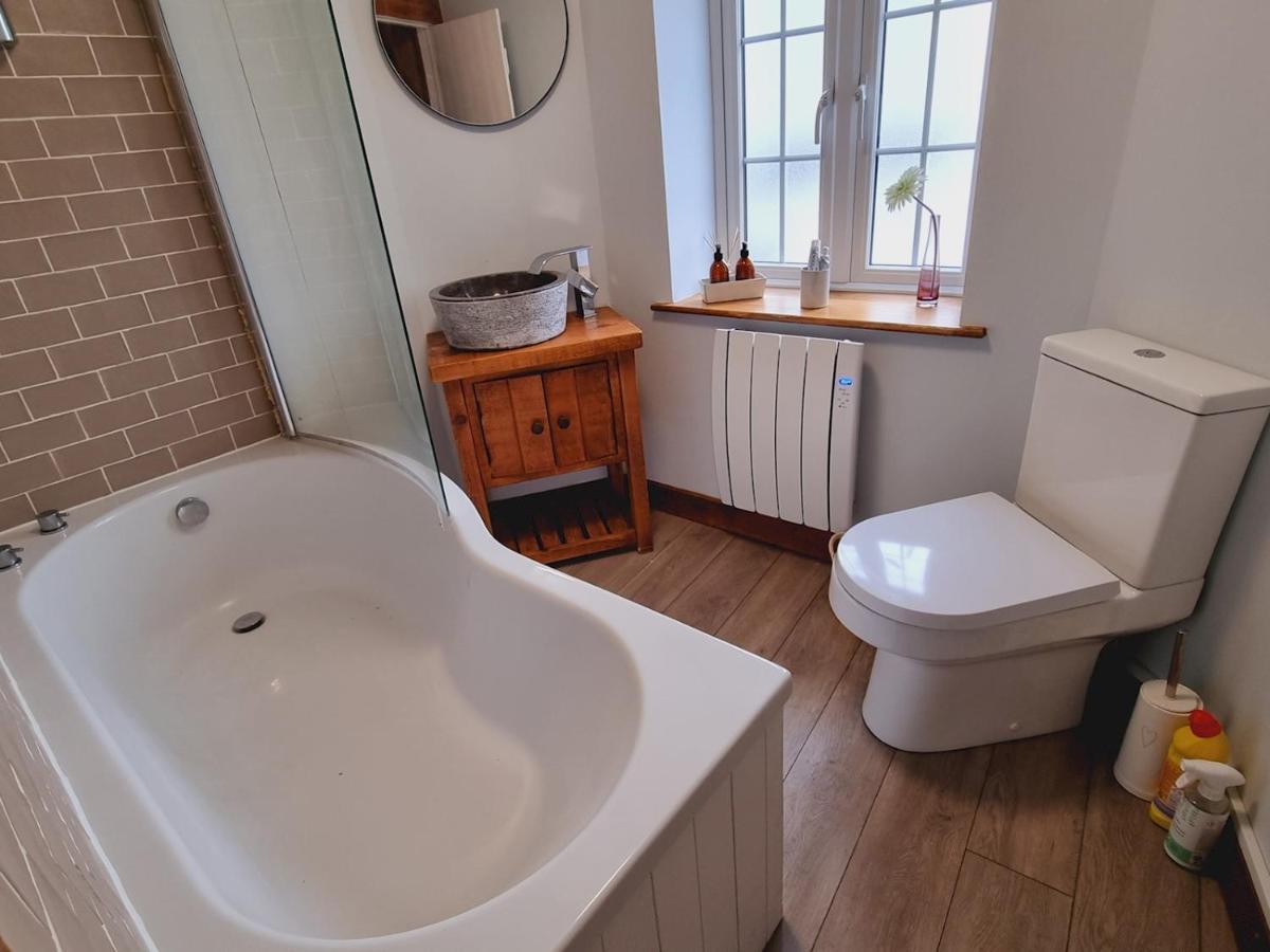 Pass The Keys Charming 19Th Century Country Cottage For 2 Guests 埃克塞特 外观 照片
